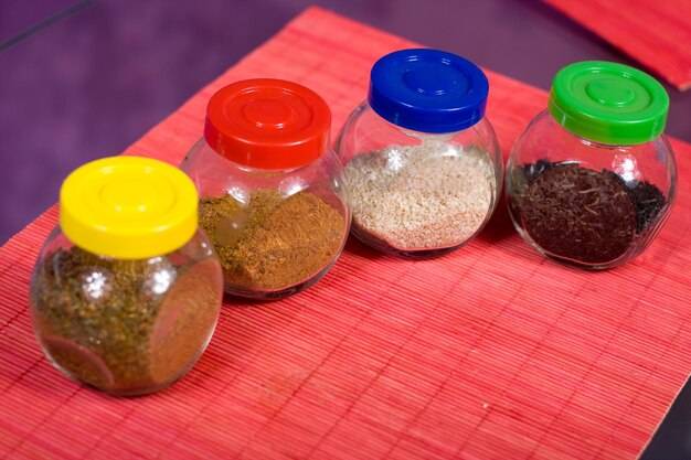 Jakie przyprawy do kompotu z suszu sprawdzą się najlepiej?