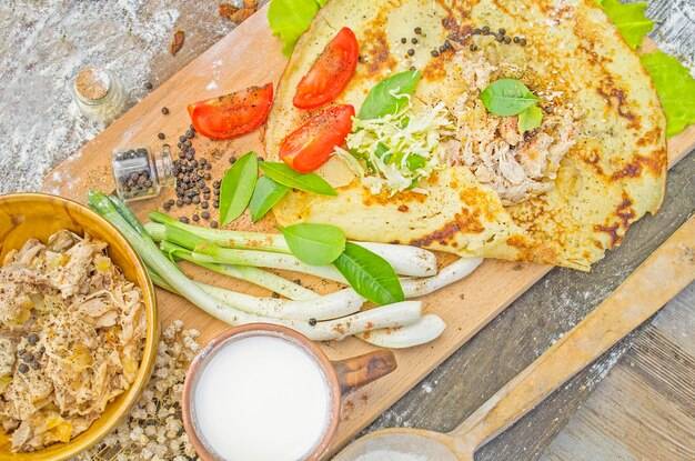 Kurczakowy placek przepis na szybki i smaczny obiad